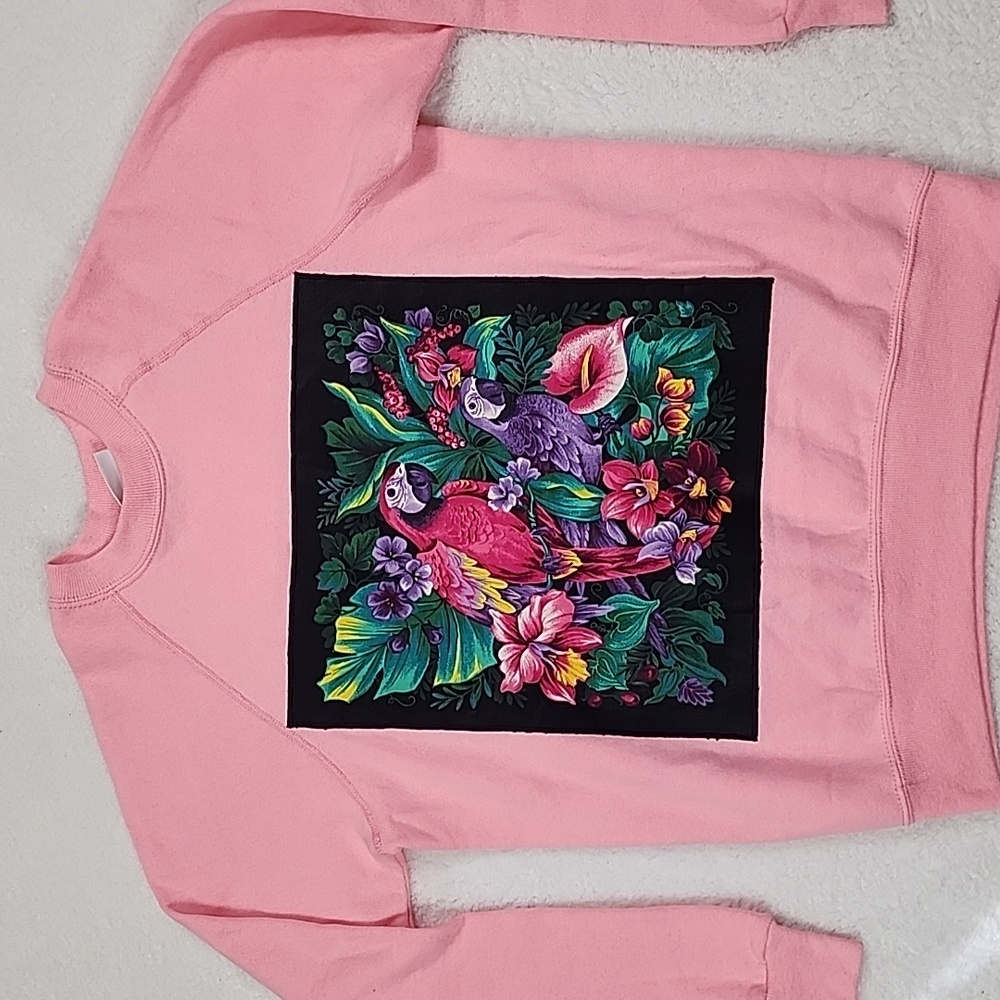 🦜 Vintage Bassett Walker Pink Tropical Parrot Sweatshirt